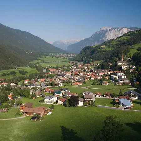Perfect In Zillertal With Terrace Uderns