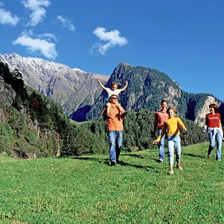 Perfect In Zillertal With Terrace Uderns